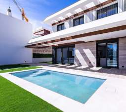 Chalet en venta en Polop, Alicante