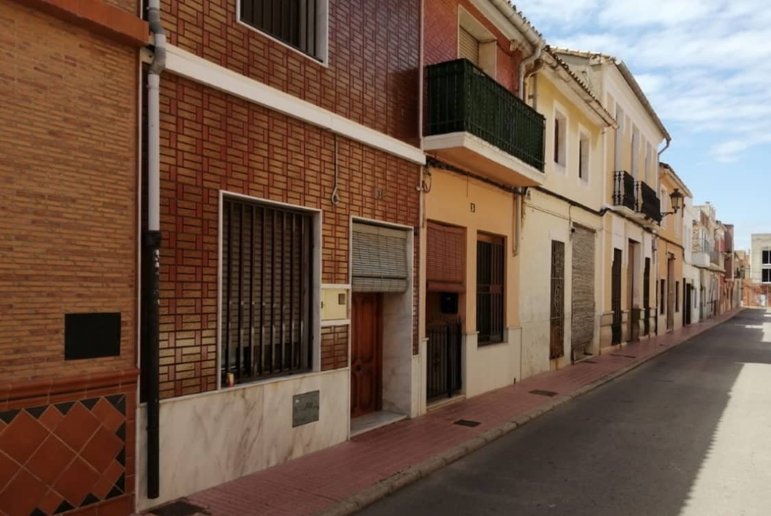 Unifamiliar Adosada en venta  en Calle Sant Josep Llaur Valencia