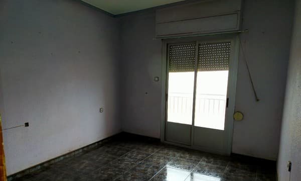 Piso en venta  en Calle Ferrer Y Guardia, Elda, Alicante