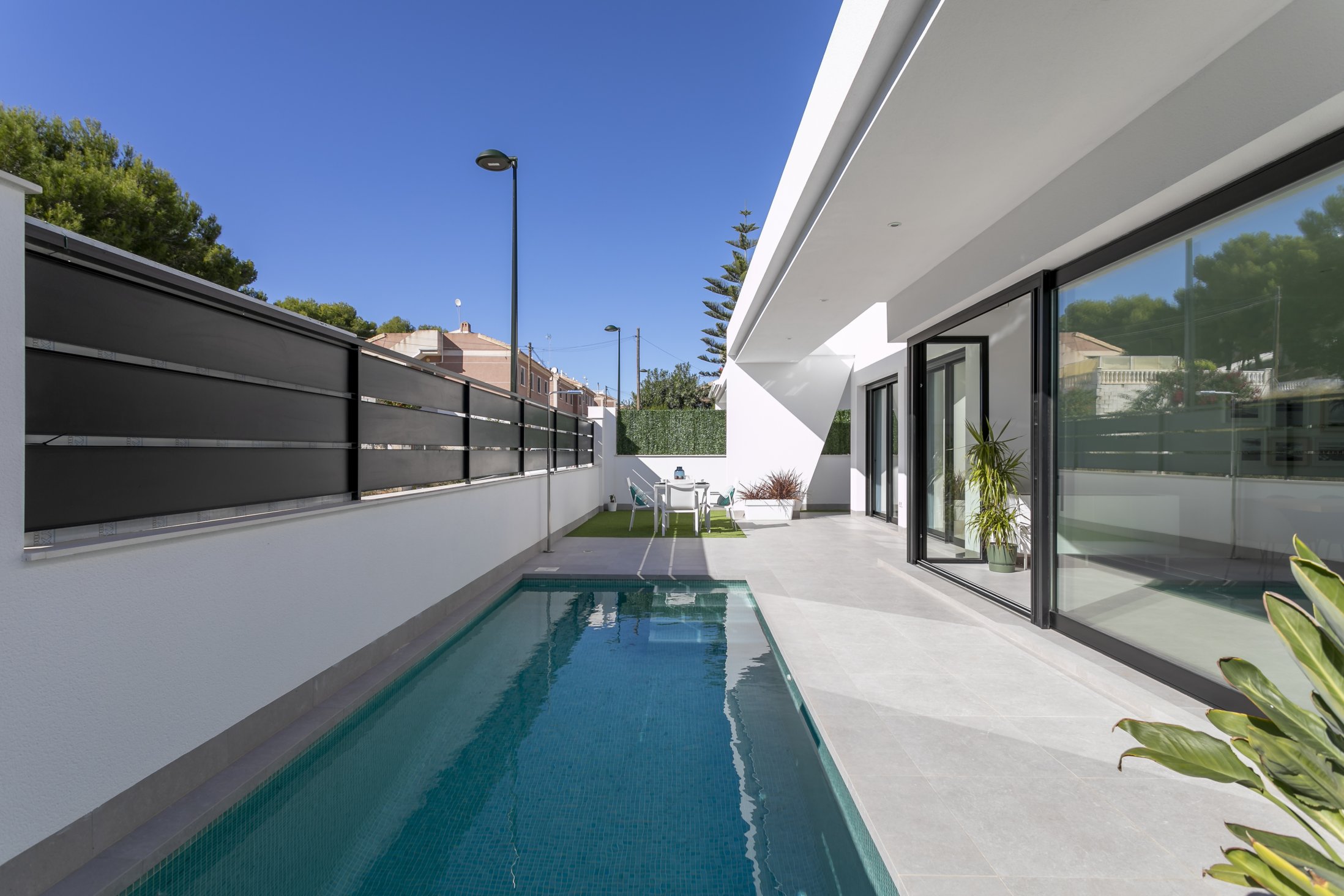 Chalet en venta en Pinar De Campoverde, Alicante