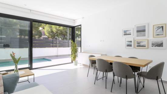 Chalet en venta en Pinar De Campoverde, Alicante
