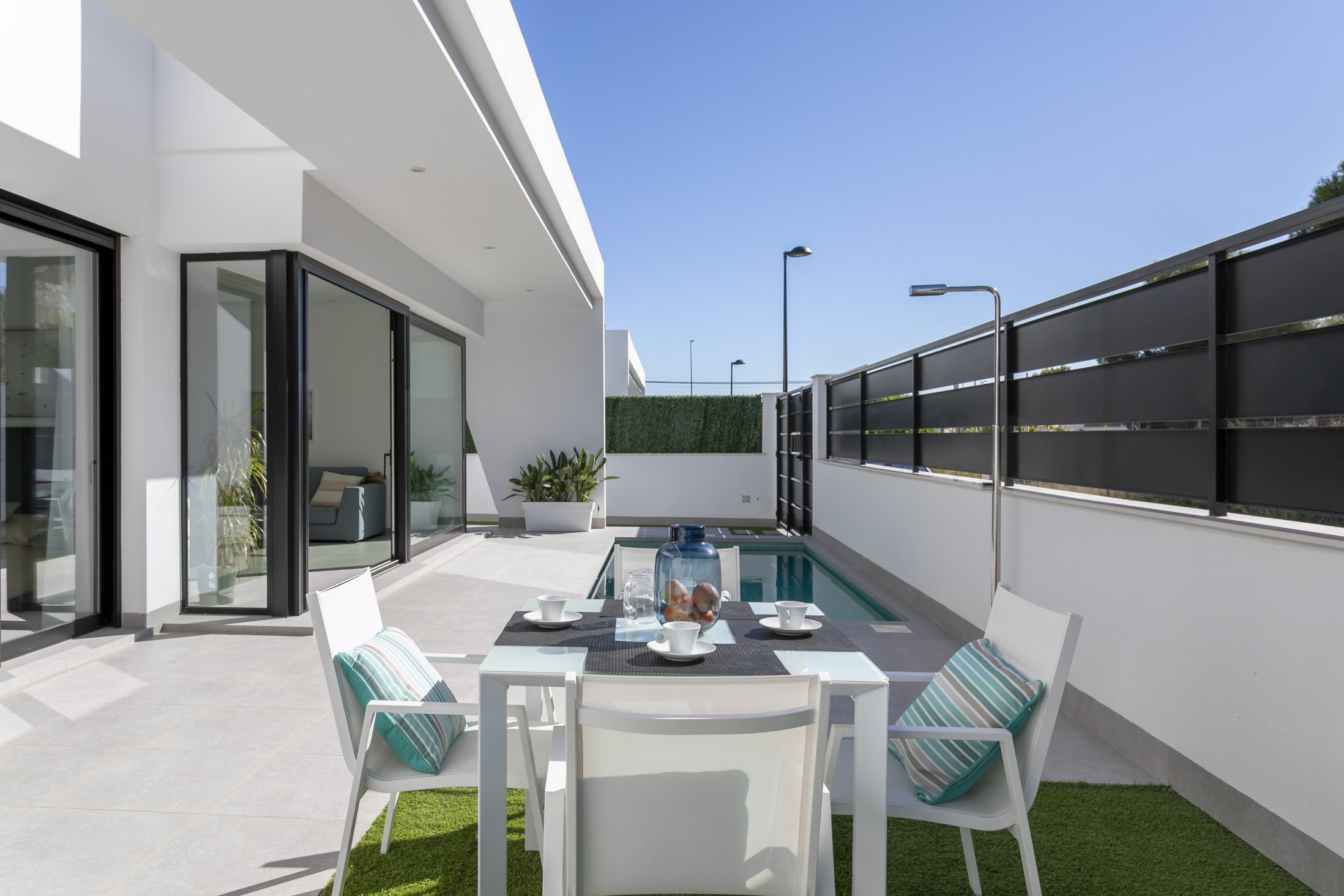Chalet en venta en Pinar De Campoverde, Alicante