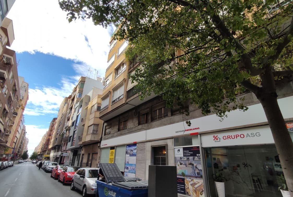 Local Comercial en venta  en Calle Cristobal Sanz, Elche, Alicante