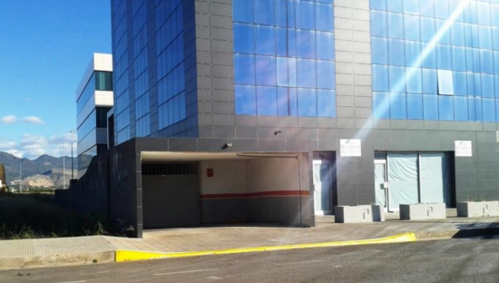 Descubre local comercial en calle v - 2, Castellón de la PlanaCastelló de la Plana, por 154.000 con 100m