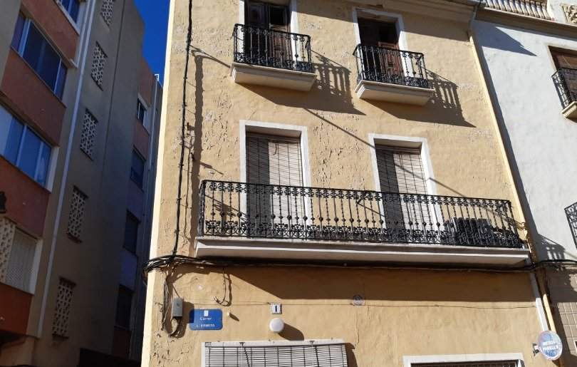 Piso y garaje en Guadassuar Valencia