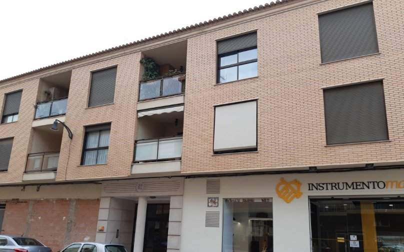 Piso y garaje en Guadassuar Valencia