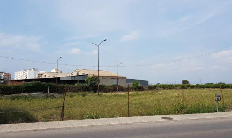Venta de suelo urbanizable residencial por 173.000 de 2.021m en cvillareal y calle la mota, Burriana