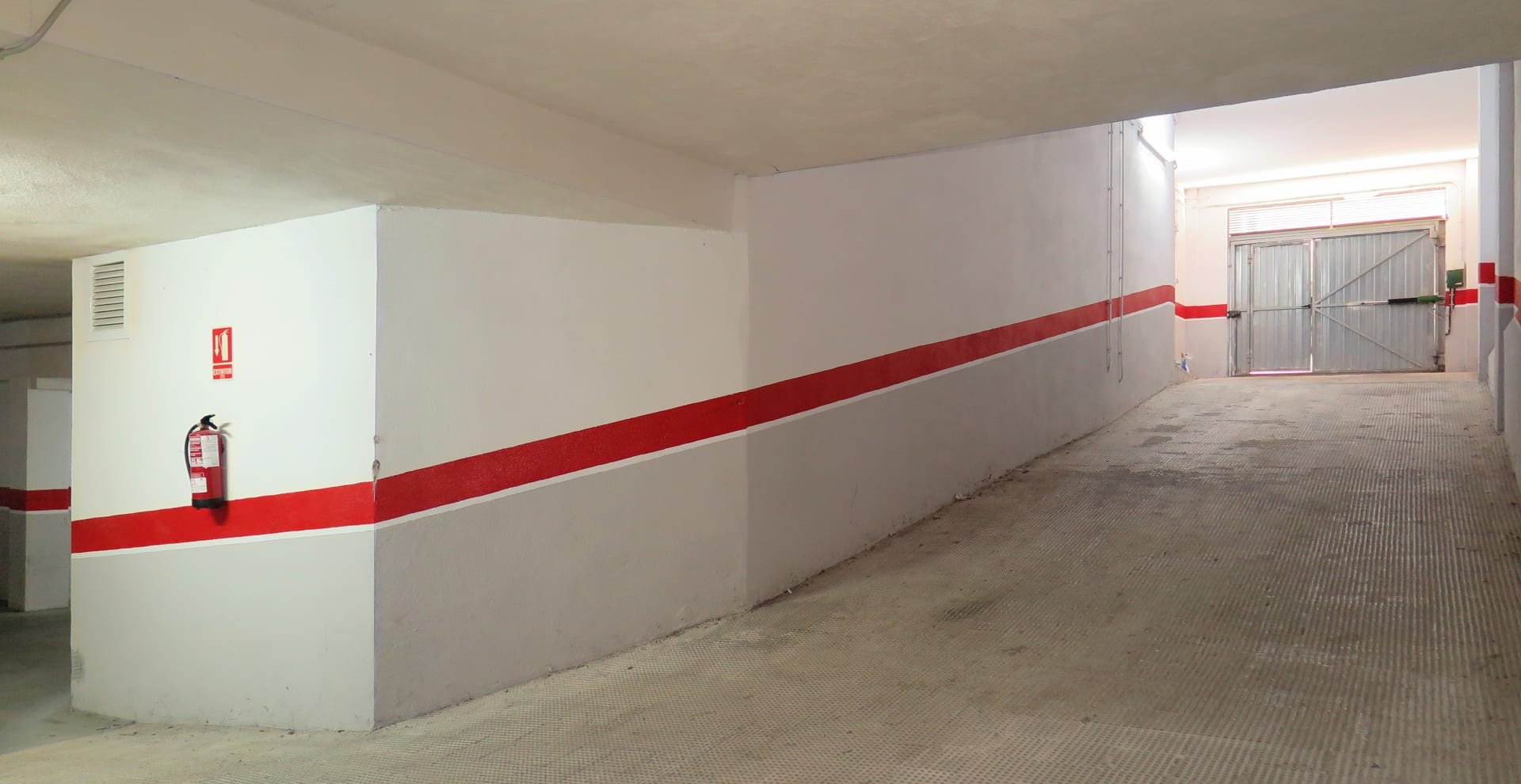 Garaje en venta  en Calle Les Escoles Benavites Valencia