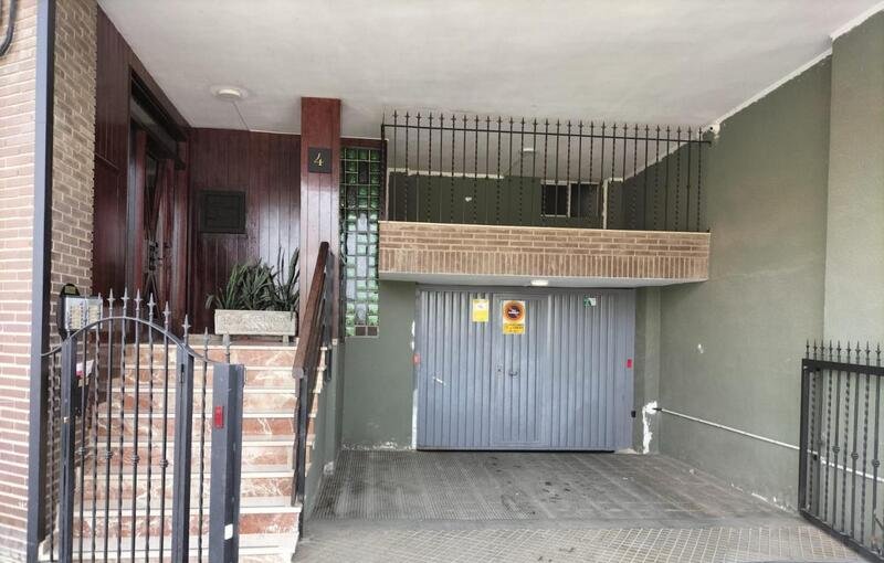 Venta de garaje por 4.000 con 16m en planta baja en calle salvador allende Carlet