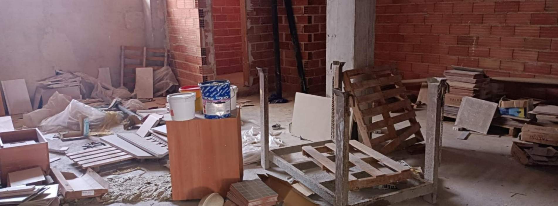 Local en alquiler y venta en Fuente Encarroz, Valencia