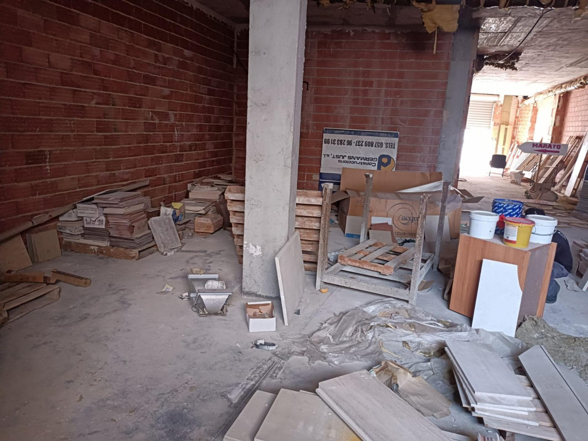 Local en alquiler y venta en Fuente Encarroz, Valencia