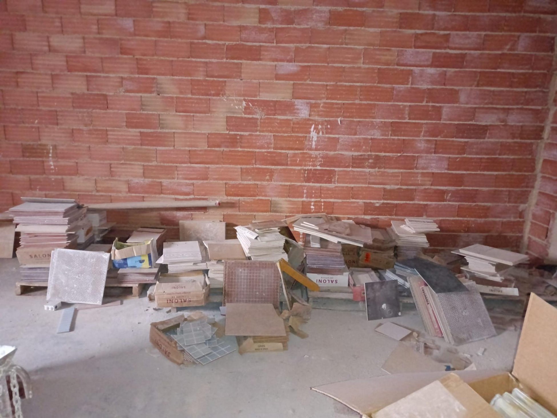 Local en alquiler y venta en Fuente Encarroz, Valencia