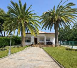 Chalet en venta en Albalat De Taronchers, Valencia