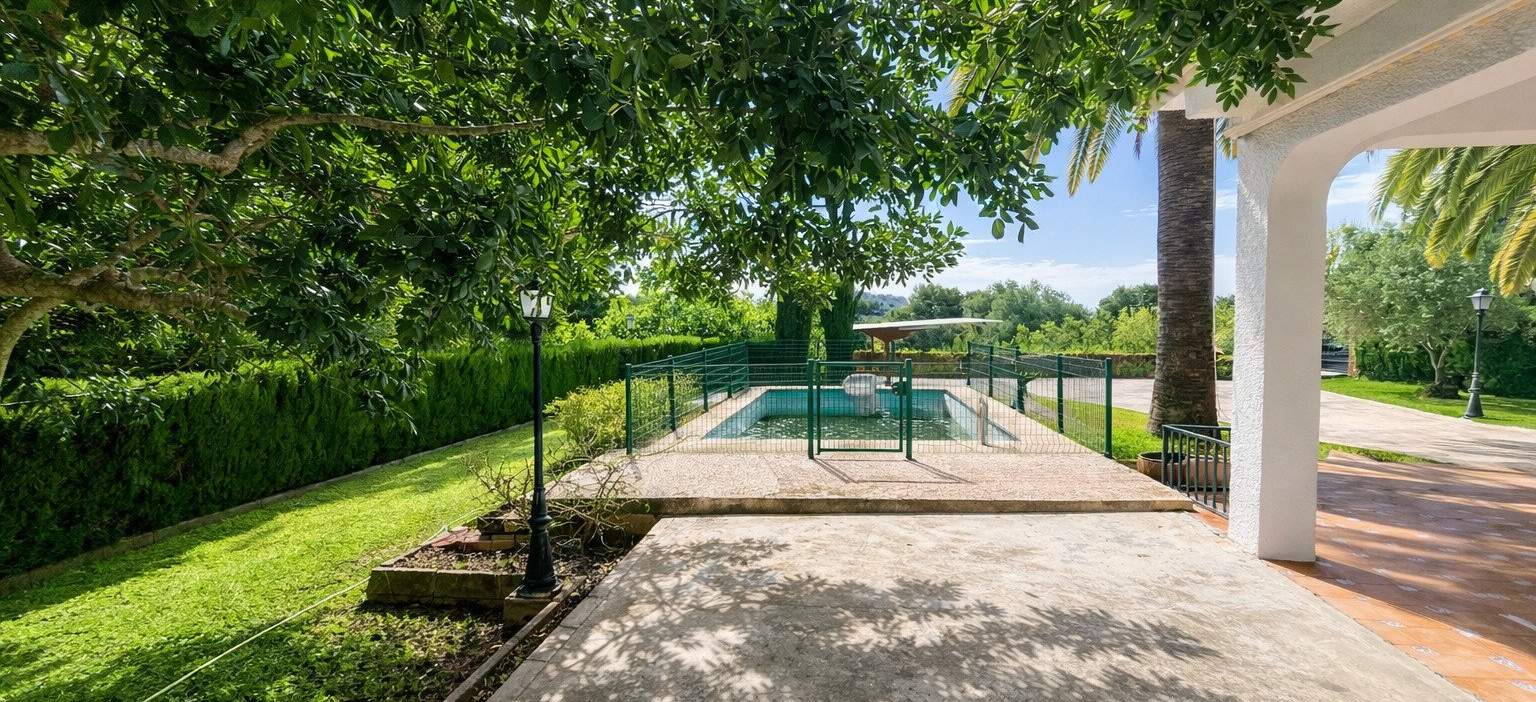 Chalet en venta en Albalat De Taronchers, Valencia