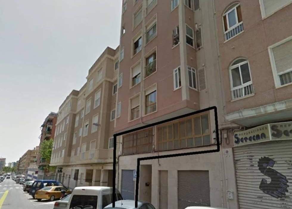 Local Comercial en venta  en Calle Diego Fuentes Serrano Elche Alicante