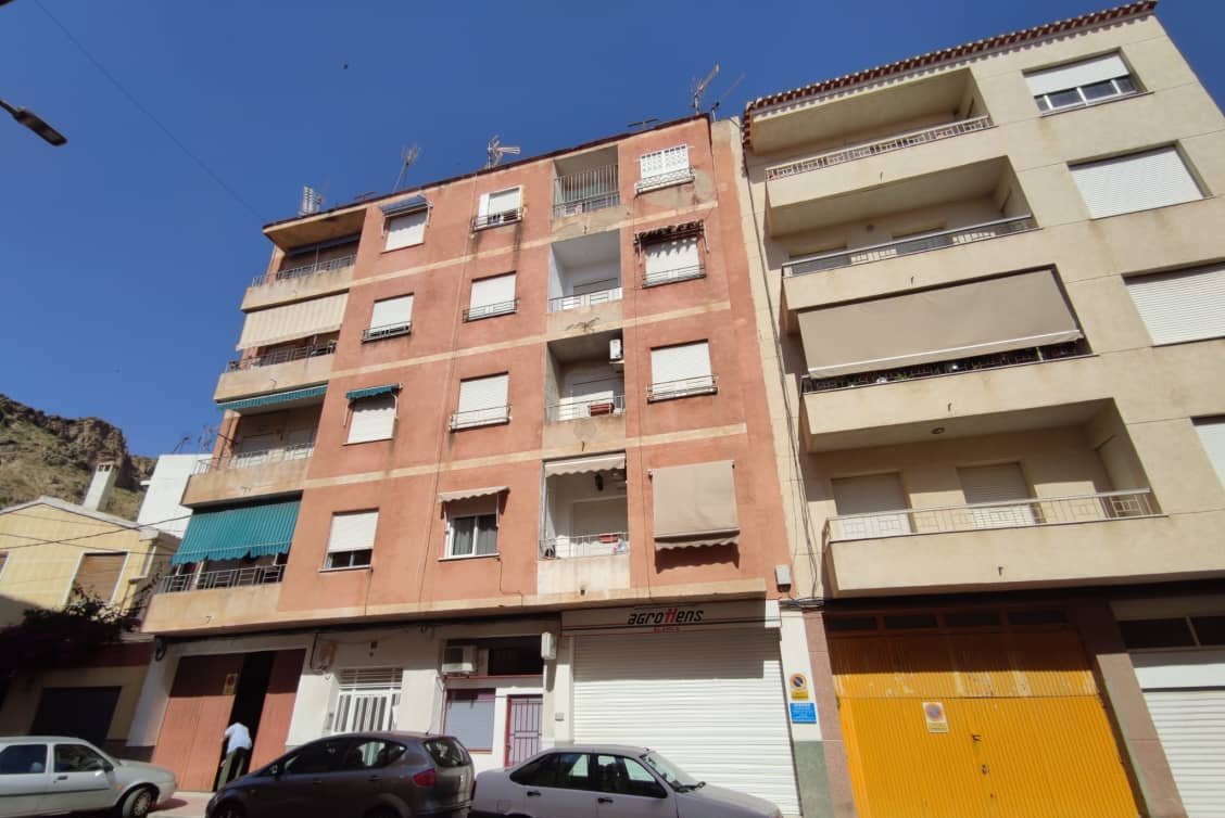 Piso en venta  en Calle Manuel De Falla Blanca Murcia