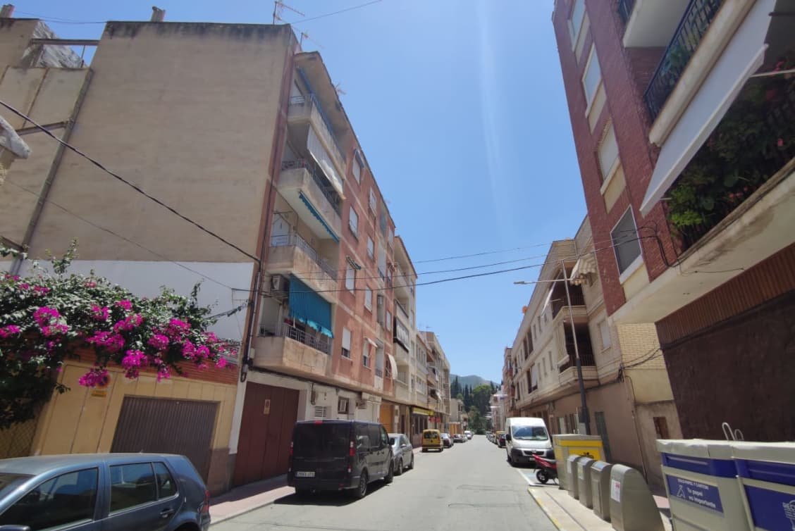 Piso en venta  en Calle Manuel De Falla Blanca Murcia