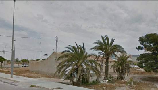 Urbano (Solar) en venta  en Calle Formentera De Segura, Elche, Alicante