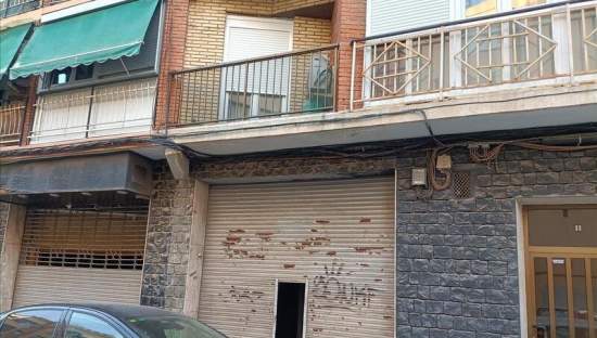 Adquiere local comercial por 23.660 de 80m en calle maestro giner en Xirivella