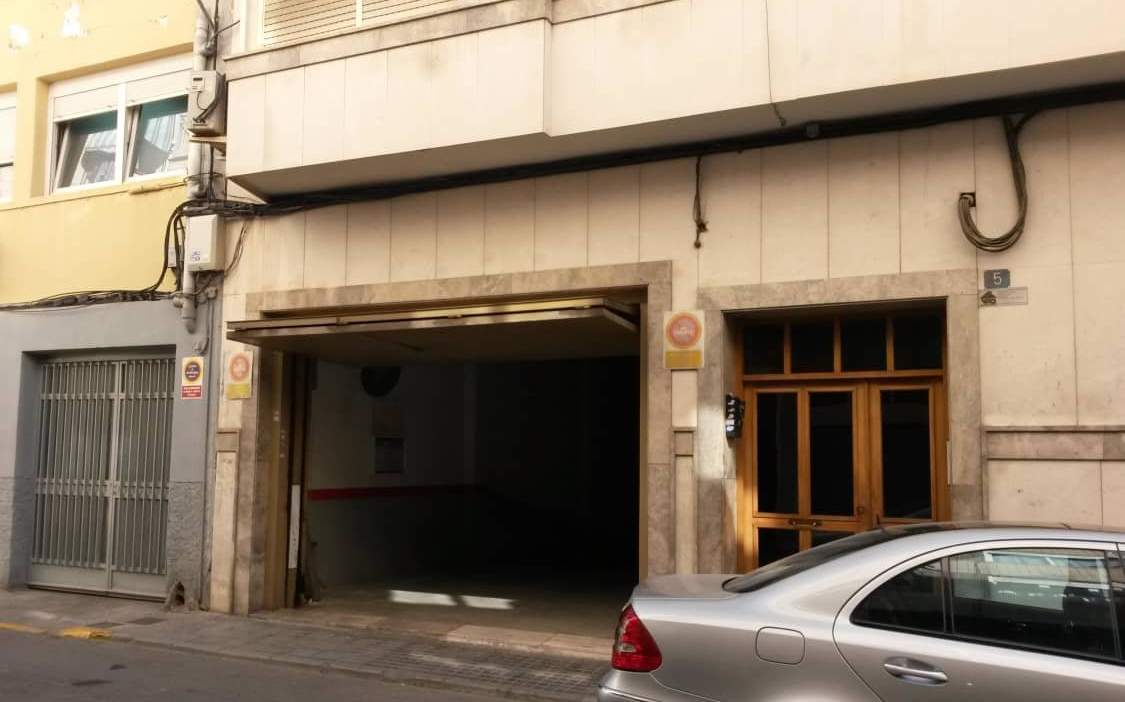 Garaje en venta en Calle Goya Novelda Alicante