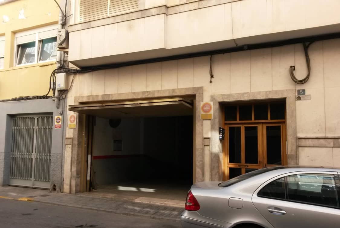 Garaje en venta en Calle Goya Novelda Alicante