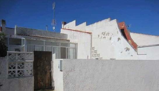 Chalet adosado en C José Gómez Joselito - Torrevieja - Alicante