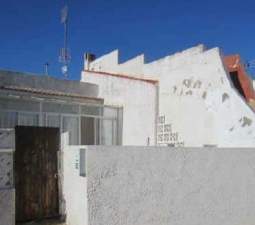 Chalet adosado en C José Gómez Joselito - Torrevieja - Alicante