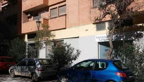 Adquiere local comercial por 98.800 de 179m en calle pintor rafael solbes en Valencia