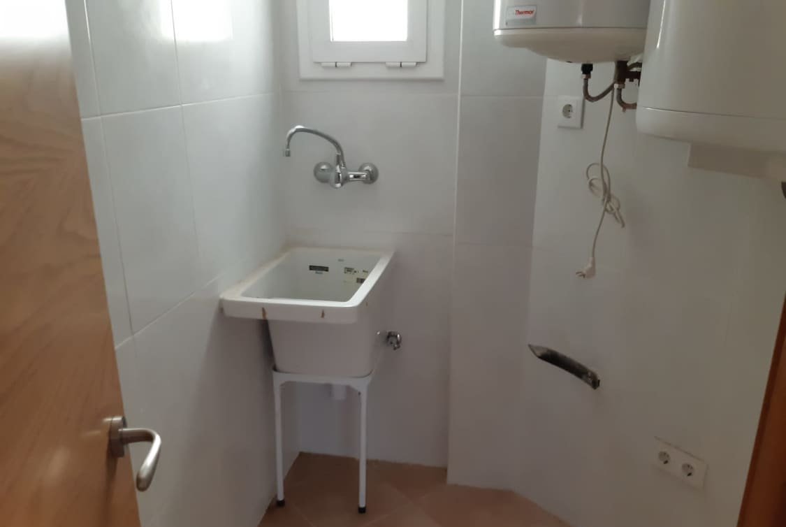 Piso en venta en AV. 9 D'octubre, L'alcúdia De Crespíns, Valencia de 120m, 3 habitaciones y 2 baños