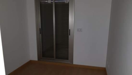 Piso en venta en AV. 9 D'octubre, L'alcúdia De Crespíns, Valencia de 120m, 3 habitaciones y 2 baños