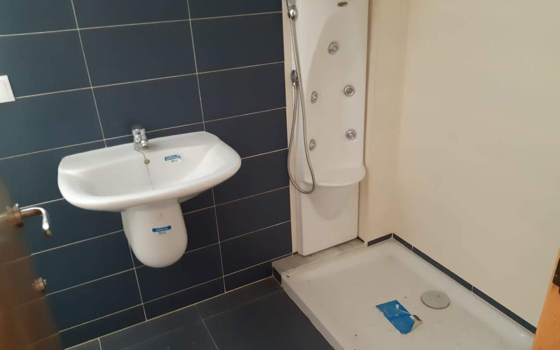 Piso en venta en AV. 9 D'octubre, L'alcúdia De Crespíns, Valencia de 120m, 3 habitaciones y 2 baños