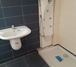 Piso en venta en AV. 9 D'octubre, L'alcúdia De Crespíns, Valencia de 120m, 3 habitaciones y 2 baños