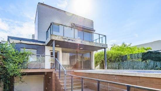 Se oferta casa en calle manuel montesinos, Castellón de la PlanaCastelló de la Plana, por 420.000 con 359m y 5 habitaciones