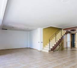 Se oferta casa en calle manuel montesinos, Castellón de la PlanaCastelló de la Plana, por 420.000 con 359m y 5 habitaciones