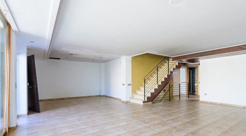 Se oferta casa en calle manuel montesinos, Castellón de la PlanaCastelló de la Plana, por 420.000 con 359m y 5 habitaciones