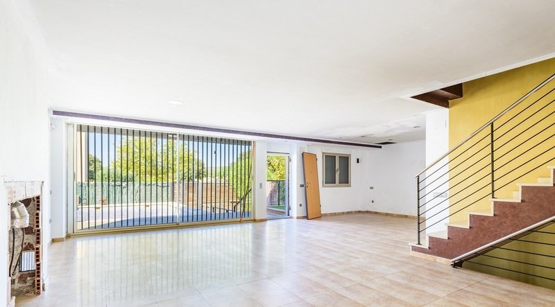 Se oferta casa en calle manuel montesinos, Castellón de la PlanaCastelló de la Plana, por 420.000 con 359m y 5 habitaciones