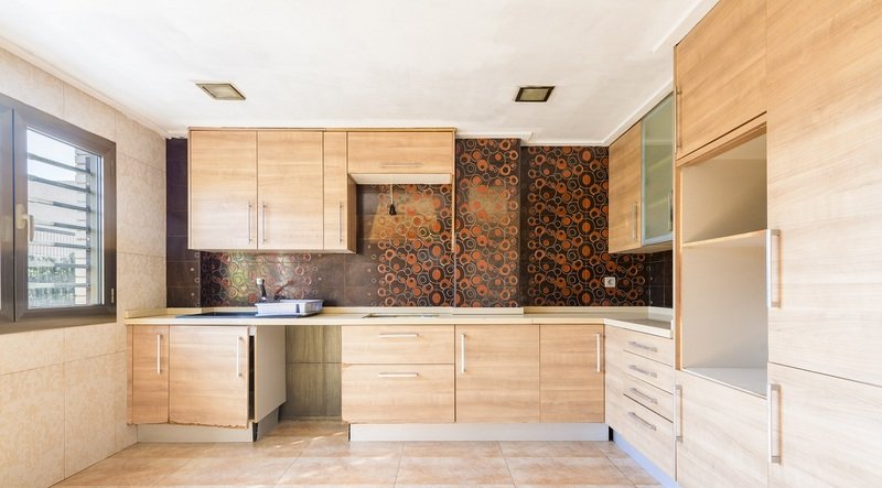 Se oferta casa en calle manuel montesinos, Castellón de la PlanaCastelló de la Plana, por 420.000 con 359m y 5 habitaciones