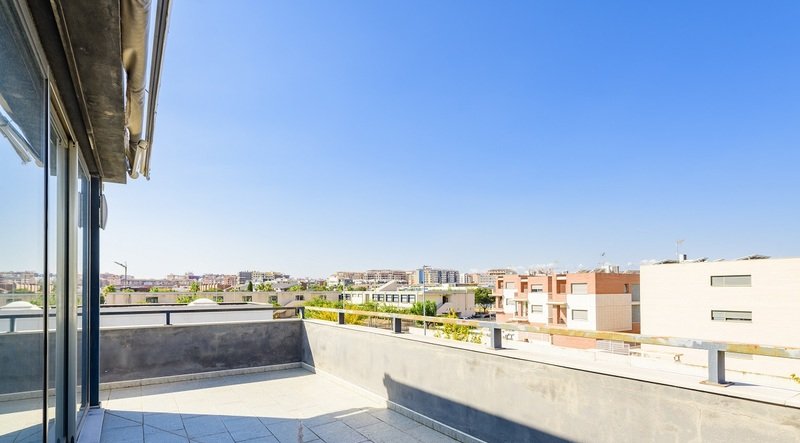 Se oferta casa en calle manuel montesinos, Castellón de la PlanaCastelló de la Plana, por 420.000 con 359m y 5 habitaciones