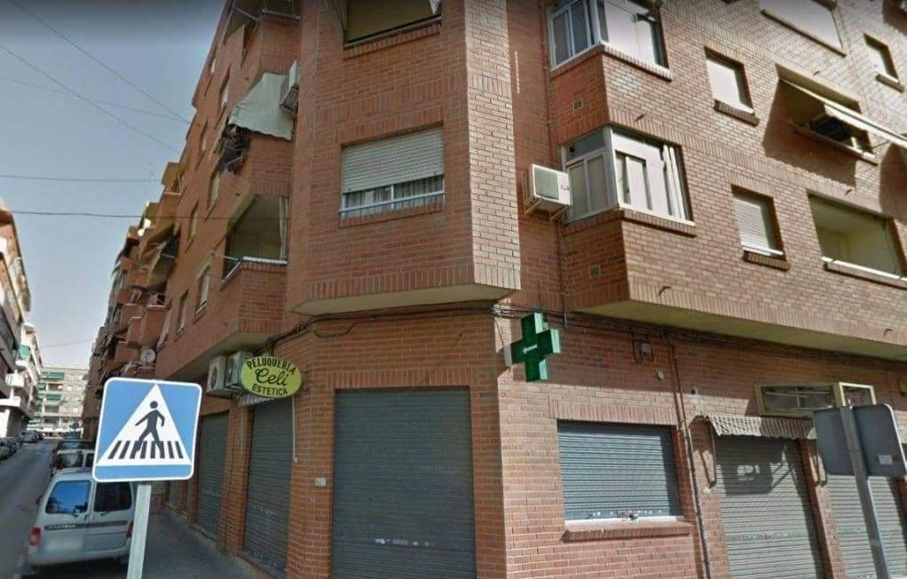 Local Comercial en venta  en Calle Castello Crevillent Alicante