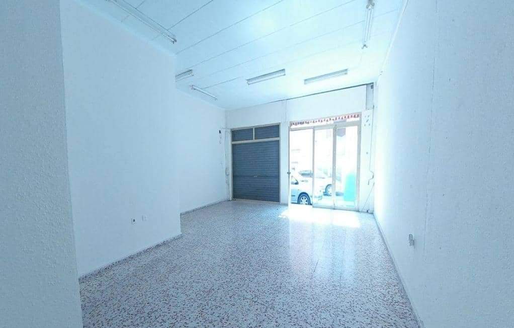 Local Comercial en venta  en Calle Castello Crevillent Alicante