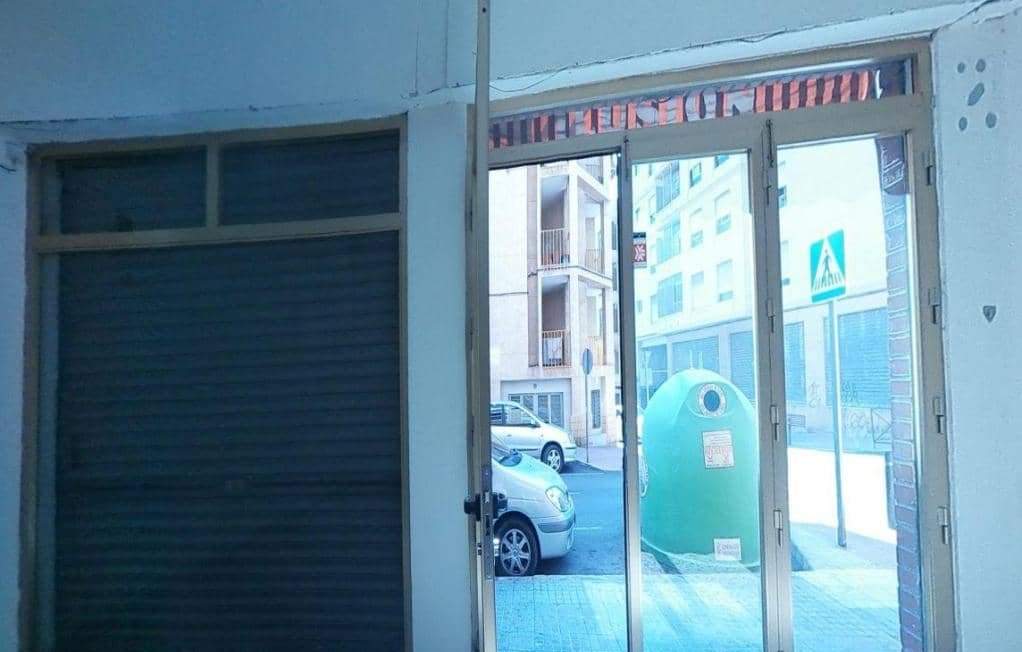 Local Comercial en venta  en Calle Castello Crevillent Alicante