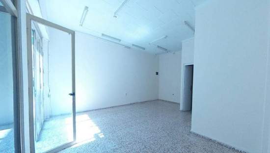 Local Comercial en venta  en Calle Castello Crevillent Alicante