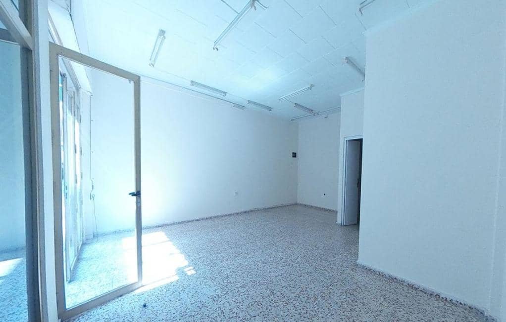 Local Comercial en venta  en Calle Castello Crevillent Alicante