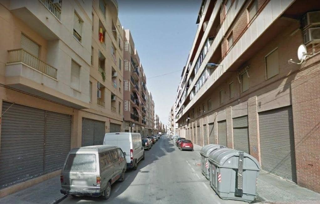 Local Comercial en venta  en Calle Castello Crevillent Alicante