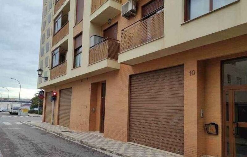 Se oferta local comercial en csequia del rey en Alc?sser por 714.240 de 2.205m