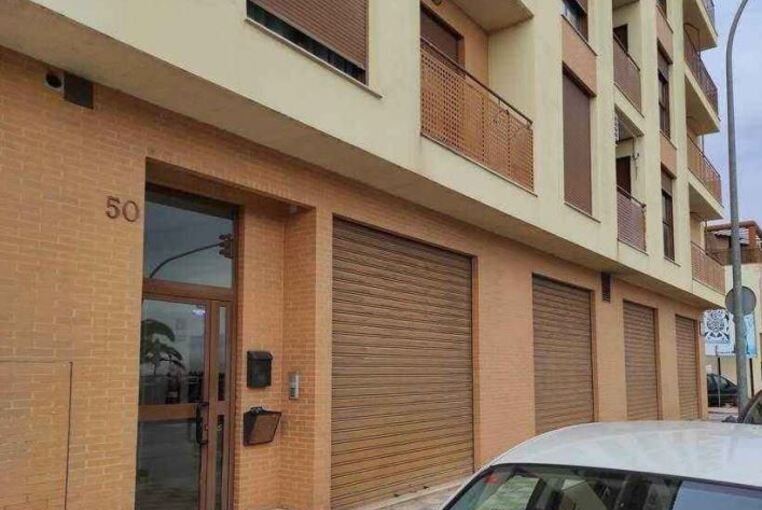 Se oferta local comercial en csequia del rey en Alc?sser por 714.240 de 2.205m