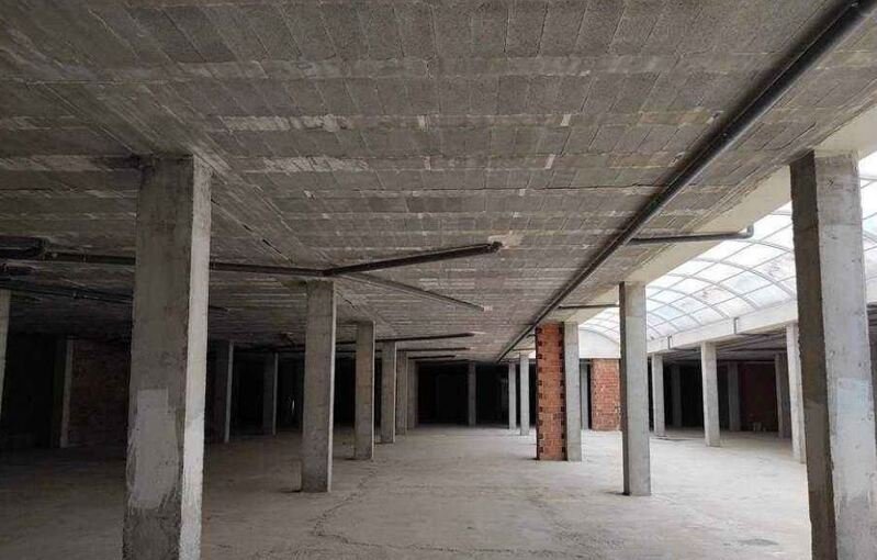 Se oferta local comercial en csequia del rey en Alc?sser por 714.240 de 2.205m