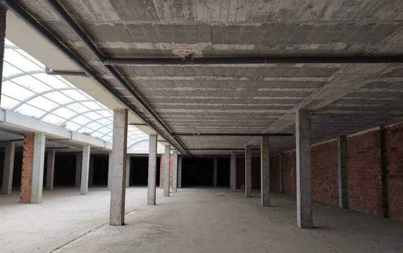 Se oferta local comercial en csequia del rey en Alc?sser por 714.240 de 2.205m