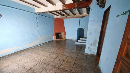 Unifamiliar Casa De Pueblo en venta  en Calle San Lluis Carcaixent Valencia