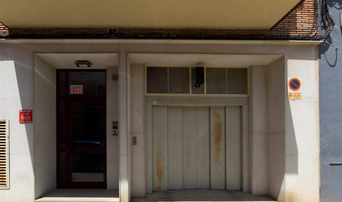 Garaje en venta  en Avenida Josep Pau Margantoni Alzira Valencia